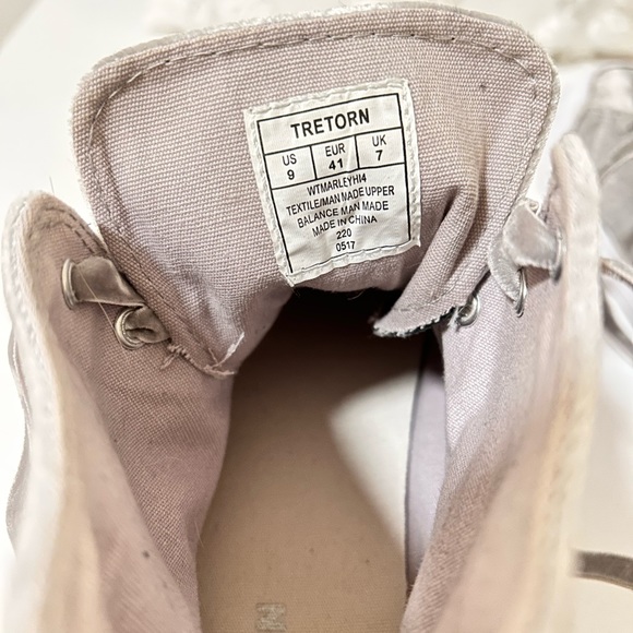 Rare TRETORN Grey Velvet High Tops ladies size 9. - Picture 7 of 12